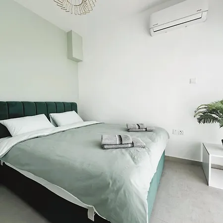 Caesar Arrius 27, Amaizing Spacious 2-bedroom-2 Bathroom *