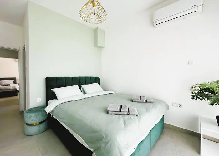 Apartmán Caesar Arrius 27, Amaizing Spacious 2-bedroom-2 Bathroom *