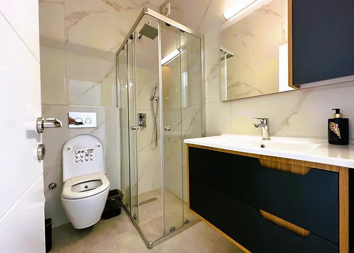 Caesar Arrius 27, Amaizing Spacious 2-bedroom-2 Bathroom Apartmán