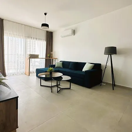 Caesar Arrius 27, Amaizing Spacious 2-bedroom-2 Bathroom Daire