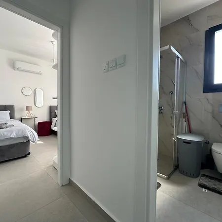 Myguest Arrius 27, Amaizing Spacious 2-bedroom-2 Bathroom Apartment
