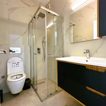 Caesar Arrius 27, Amaizing Spacious 2-bedroom-2 Bathroom Daire